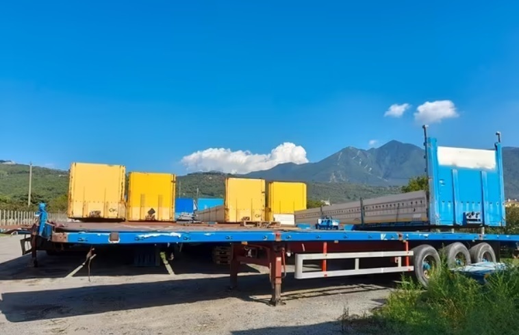 Semirimorchi Pianali - varie marche e modelli - Low loader semi-trailer: picture 2 Semirimorchi Pianali - varie marche e modelli - Low loader semi-trailer: picture 2