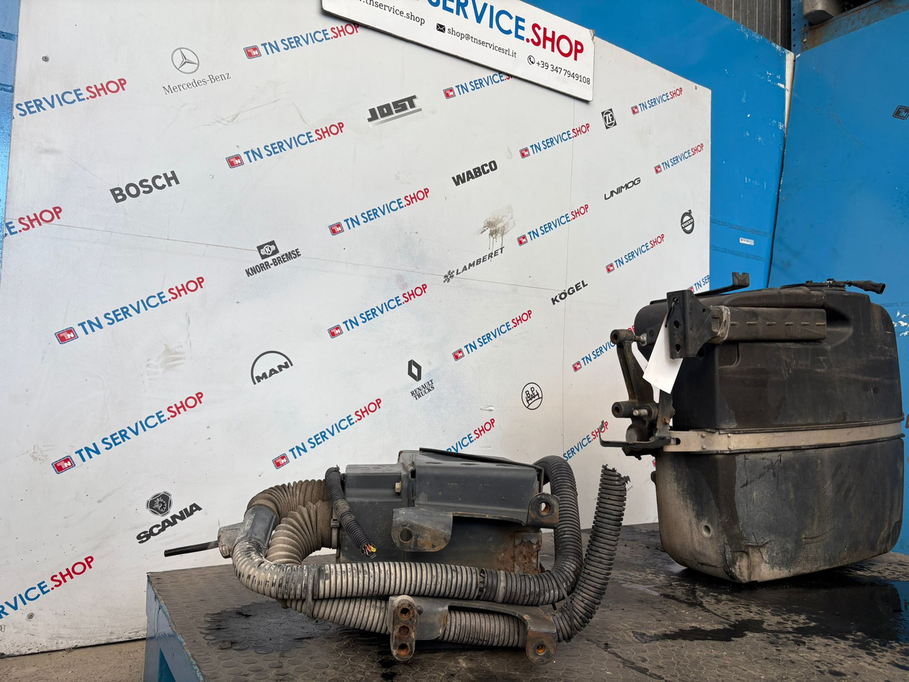 Serbatoio Adblue Iveco - AdBlue tank for Van: picture 3 Serbatoio Adblue Iveco - AdBlue tank for Van: picture 3