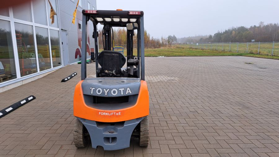 Toyota 02-8FDF20 - Diesel forklift: picture 5 Toyota 02-8FDF20 - Diesel forklift: picture 5