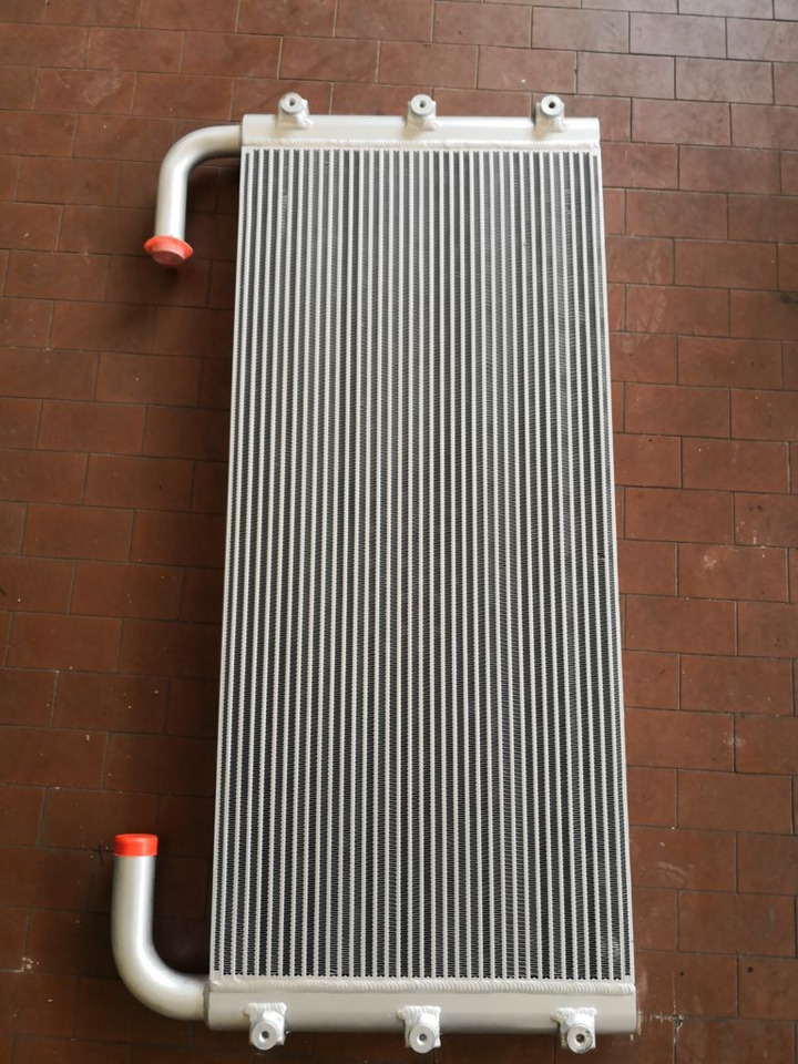 Hitachi ZX 160LC3 - Radiator: picture 1 Hitachi ZX 160LC3 - Radiator: picture 1