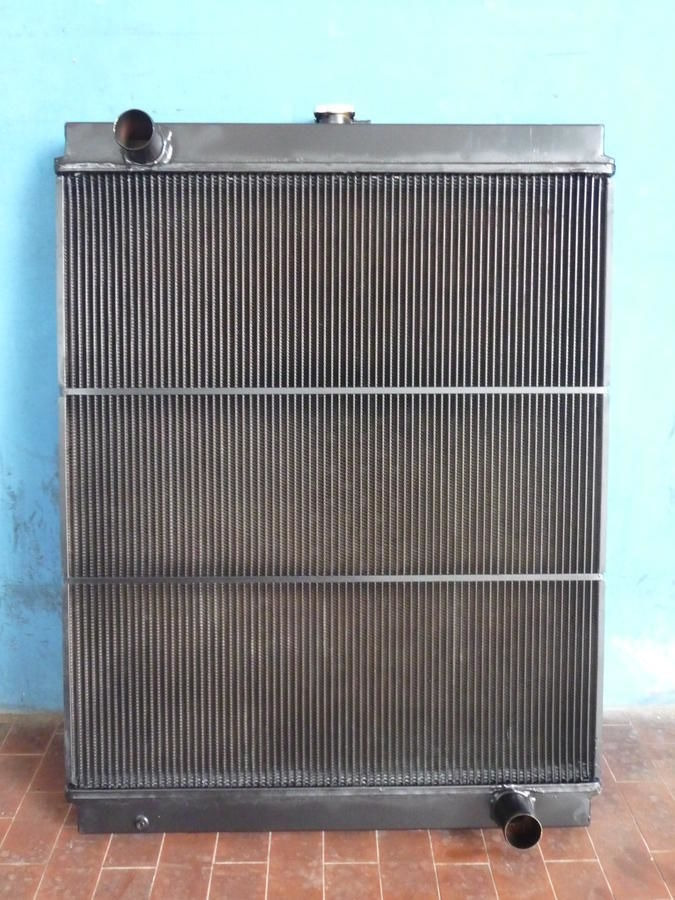 RADIATORE NEW HOLLAND KOBELCO E 145 72213757 - Radiator: picture 1 RADIATORE NEW HOLLAND KOBELCO E 145 72213757 - Radiator: picture 1