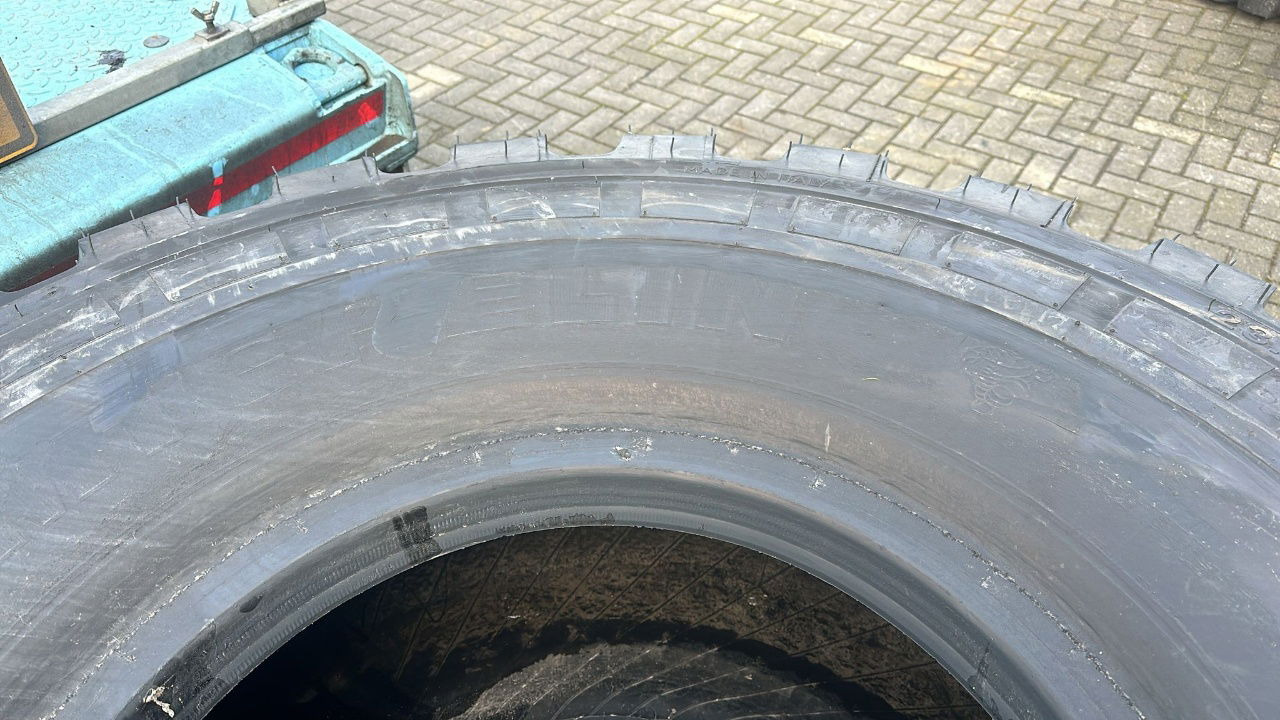 Michelin 23.5-25 XHA Banden 2 Stuks - Tire: picture 2 Michelin 23.5-25 XHA Banden 2 Stuks - Tire: picture 2