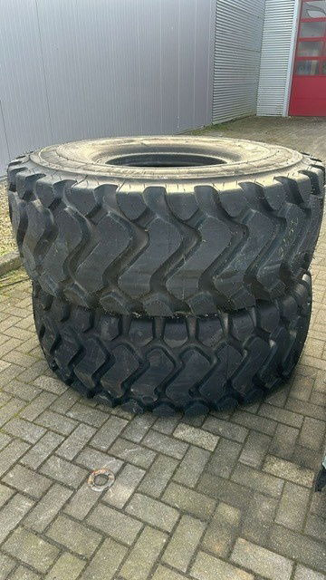 Michelin 23.5-25 XHA Banden 2 Stuks - Tire: picture 1 Michelin 23.5-25 XHA Banden 2 Stuks - Tire: picture 1