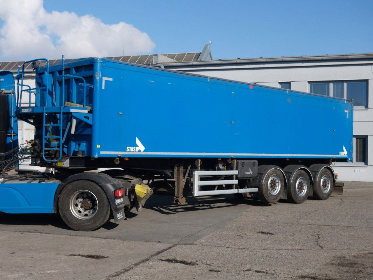 Stas Alu kipper, 50 cm3, Liftachse, SAF, Rollplane - Tipper semi-trailer: picture 2 Stas Alu kipper, 50 cm3, Liftachse, SAF, Rollplane - Tipper semi-trailer: picture 2