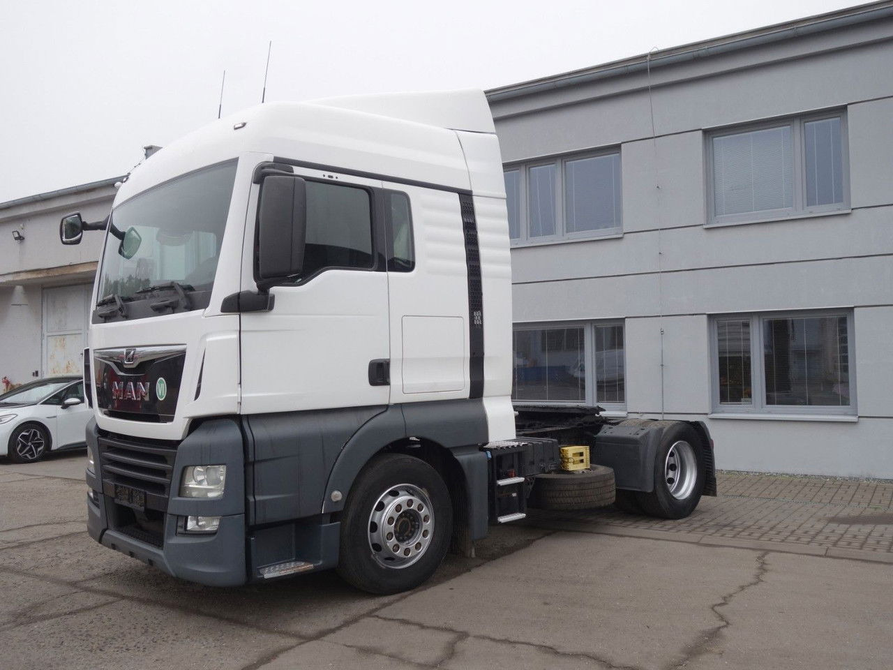 MAN TGX 18.460 Standard - Tractor unit: picture 1 MAN TGX 18.460 Standard - Tractor unit: picture 1