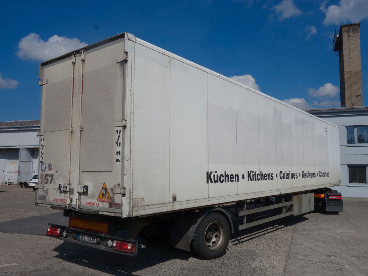 WEKA Weka, 1 Achse, Lenkachse 1 Achse, Lenkachse - Closed box semi-trailer: picture 4 WEKA Weka, 1 Achse, Lenkachse 1 Achse, Lenkachse - Closed box semi-trailer: picture 4