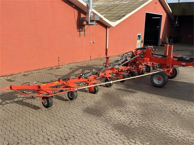 Kuhn GF13012 - Tedder/ Rake: picture 2 Kuhn GF13012 - Tedder/ Rake: picture 2