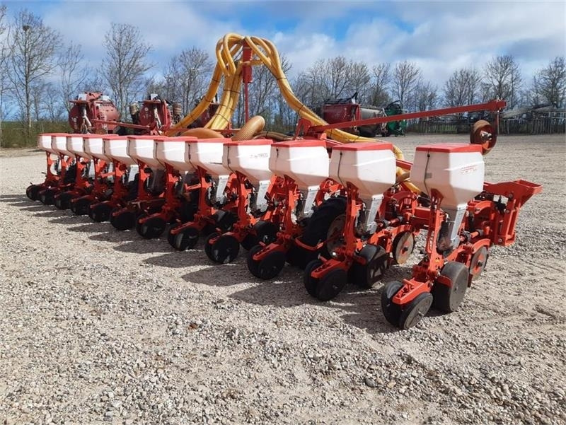 Maschio Gaspardo Manta XL 12 rk med PA1 fronttank - Seed drill: picture 1 Maschio Gaspardo Manta XL 12 rk med PA1 fronttank - Seed drill: picture 1