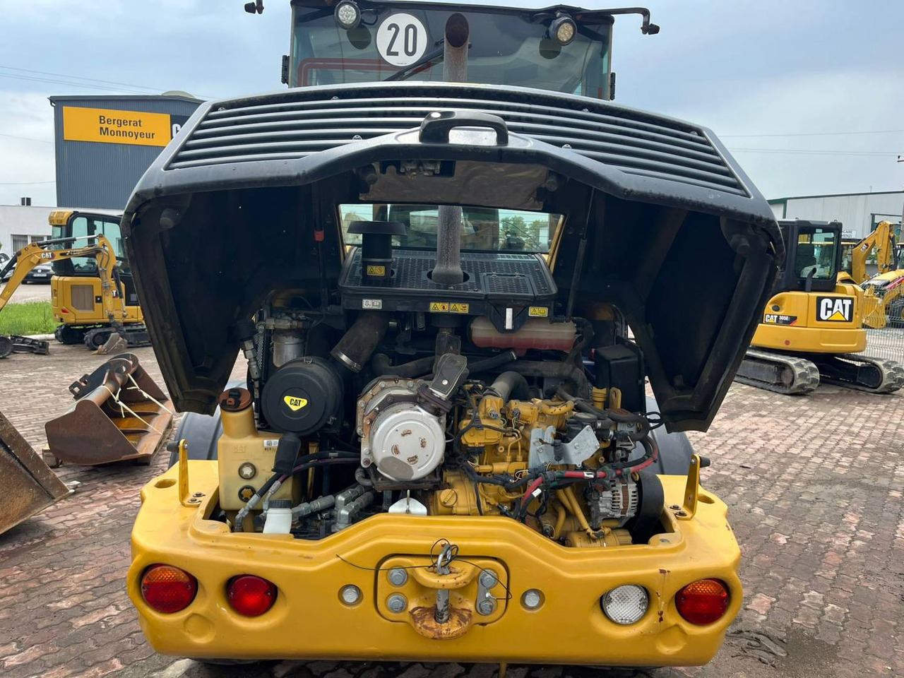 Wheel loader CAT 908M: picture 7