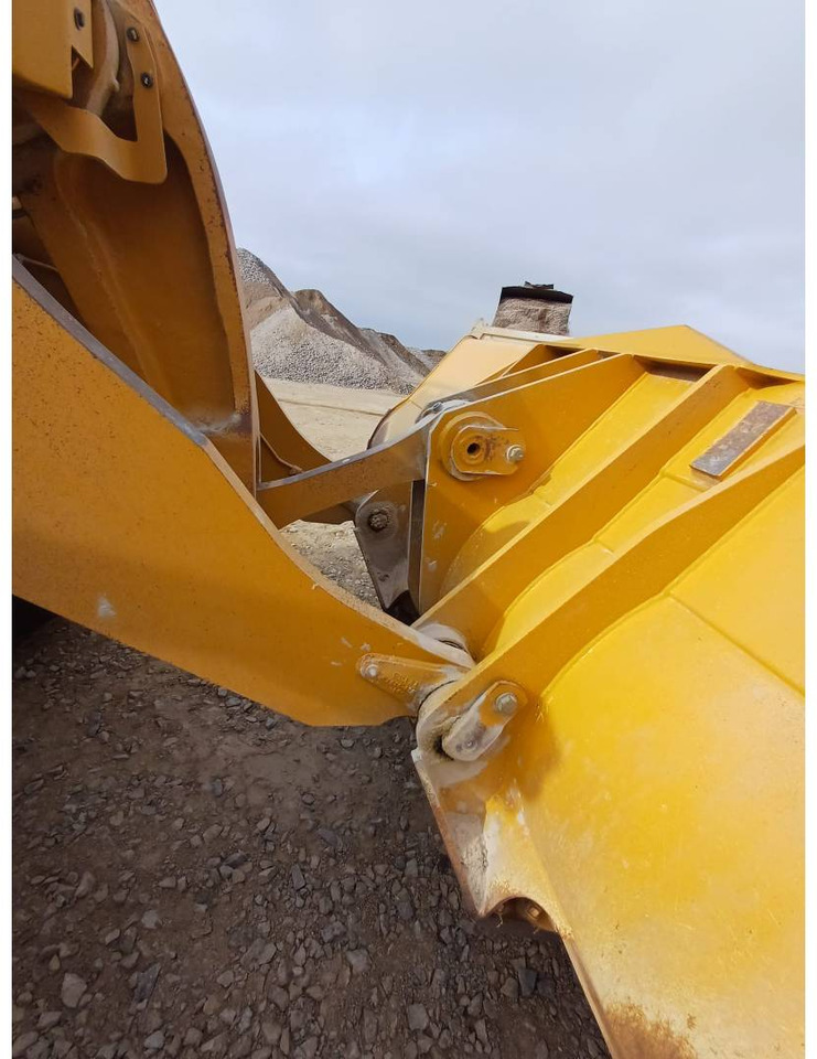 Wheel loader CAT 966 M: picture 11