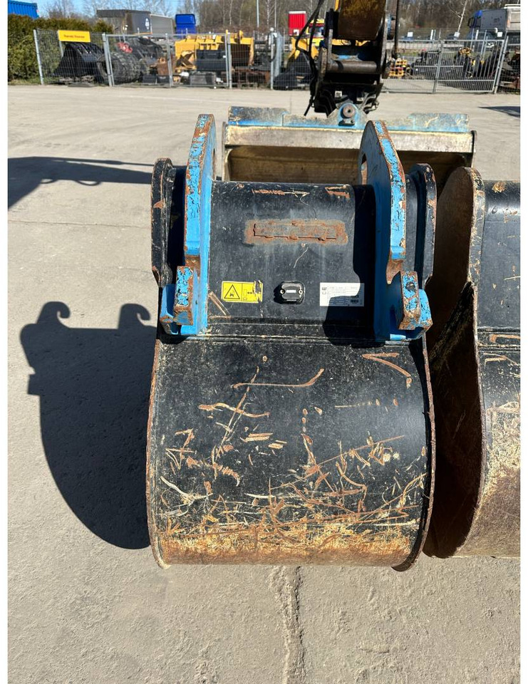 Crawler excavator CAT 323: picture 28