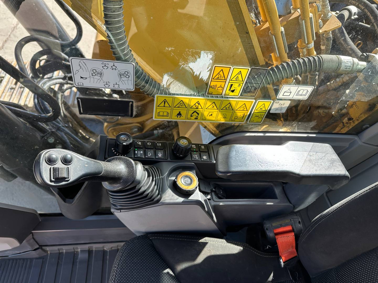 Crawler excavator CAT 323: picture 12