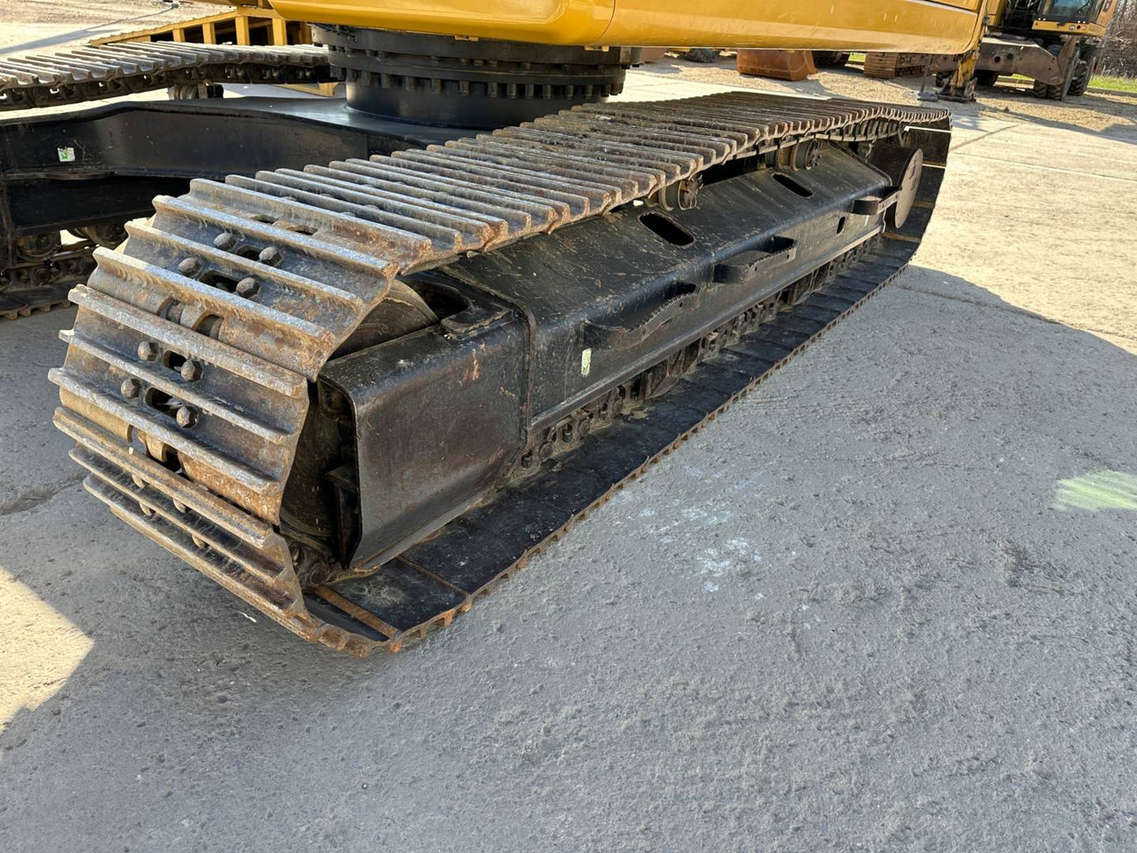 Crawler excavator CAT 323: picture 30