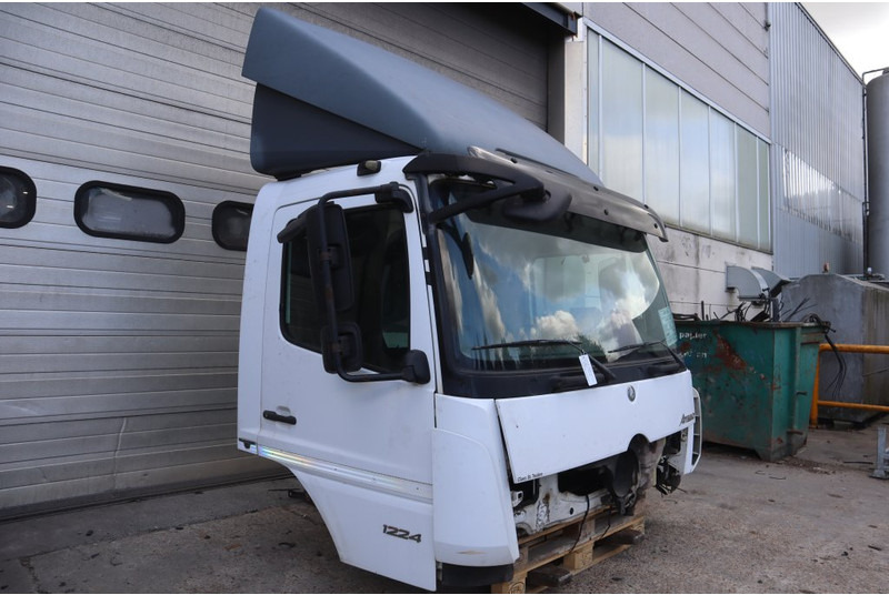 Mercedes-Benz ATEGO MP4 6CYL 96782010036334 - Cab and interior for Truck: picture 3 Mercedes-Benz ATEGO MP4 6CYL 96782010036334 - Cab and interior for Truck: picture 3