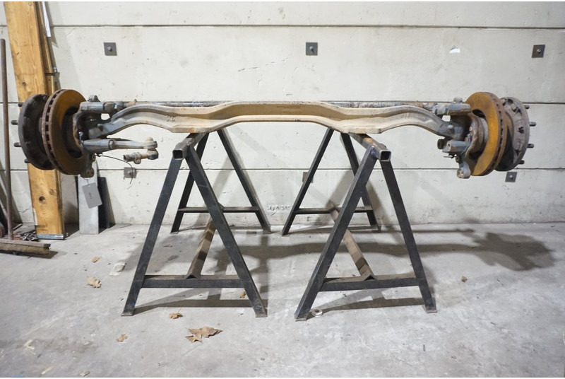 Mercedes-Benz VL4/51DC-7.5 - Front axle for Truck: picture 1 Mercedes-Benz VL4/51DC-7.5 - Front axle for Truck: picture 1