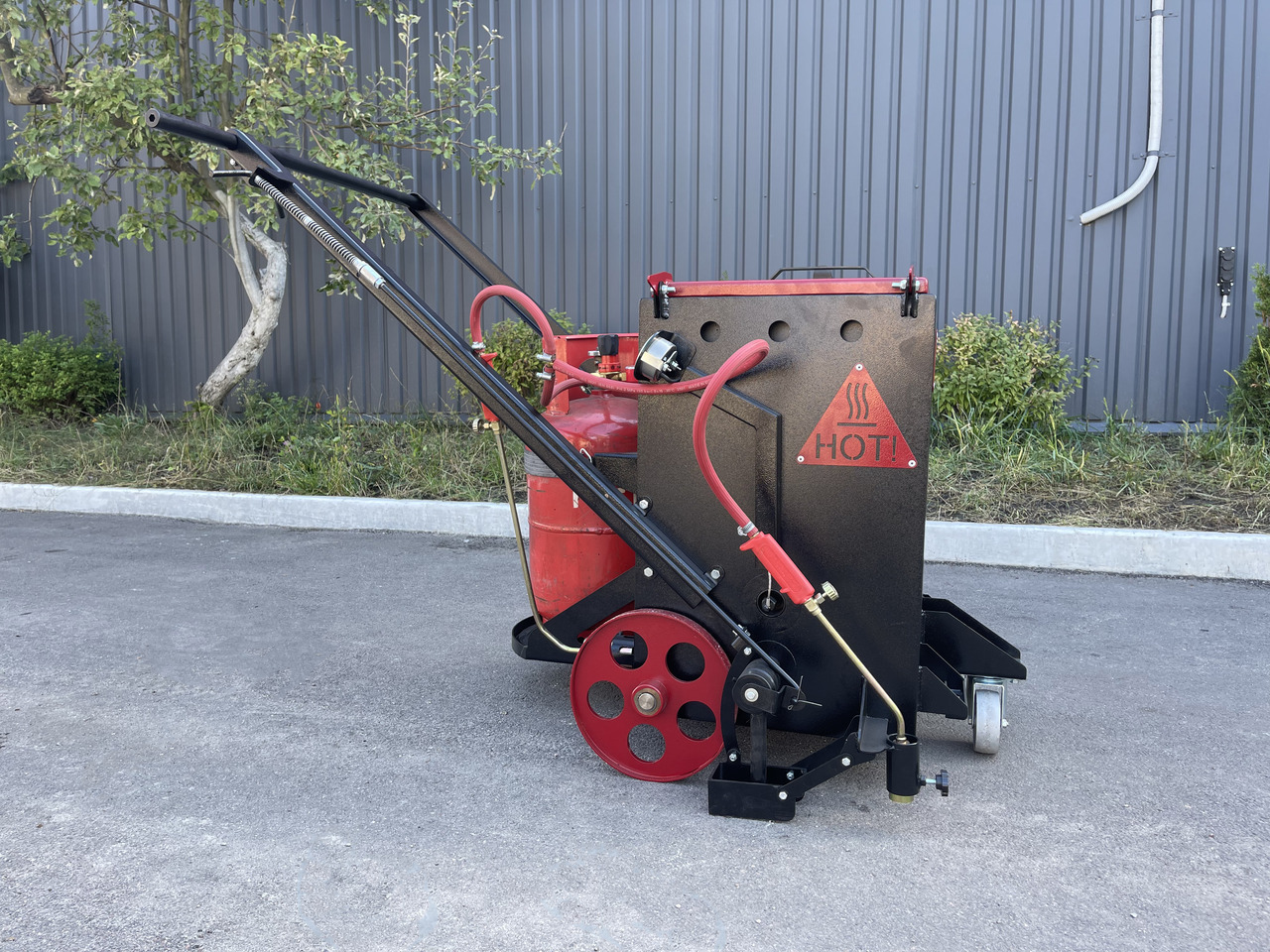 TICAB Mini Crack Sealing Machine , Hand Push Crack Fill Machine, Manufacturer - Asphalt distributor: picture 1 TICAB Mini Crack Sealing Machine , Hand Push Crack Fill Machine, Manufacturer - Asphalt distributor: picture 1