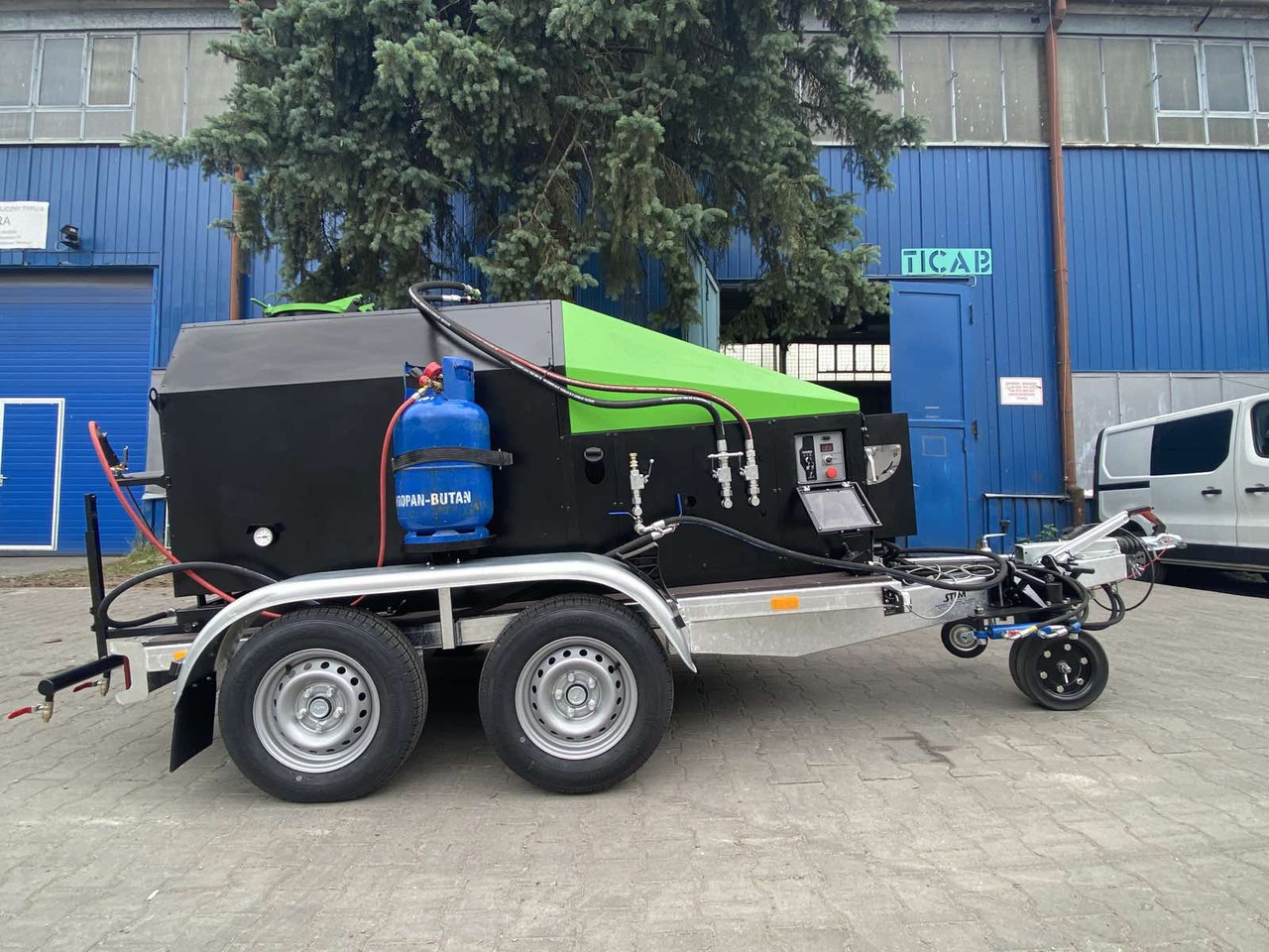 TICAB SelfPropelled Bitumen Emulsion Sprayer,1000L,Manufacturer - Asphalt distributor: picture 1 TICAB SelfPropelled Bitumen Emulsion Sprayer,1000L,Manufacturer - Asphalt distributor: picture 1