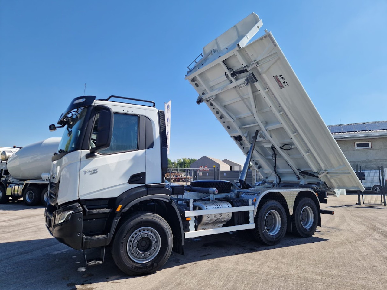 IVECO T-WAY AD380T45 - Tipper van: picture 3 IVECO T-WAY AD380T45 - Tipper van: picture 3