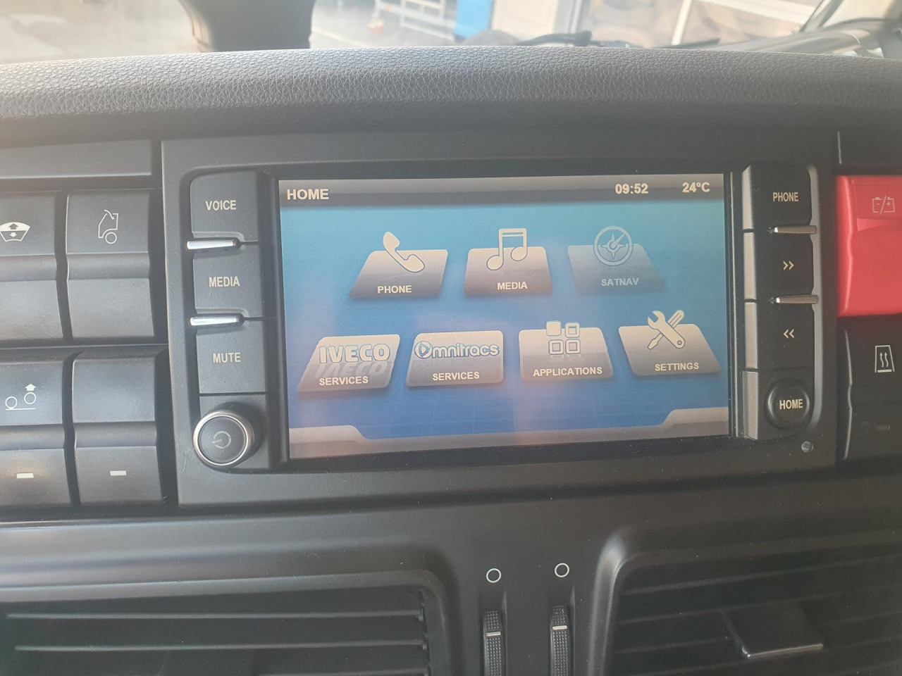 Tractor unit IVECO Stralis AS440S40T/P: picture 10