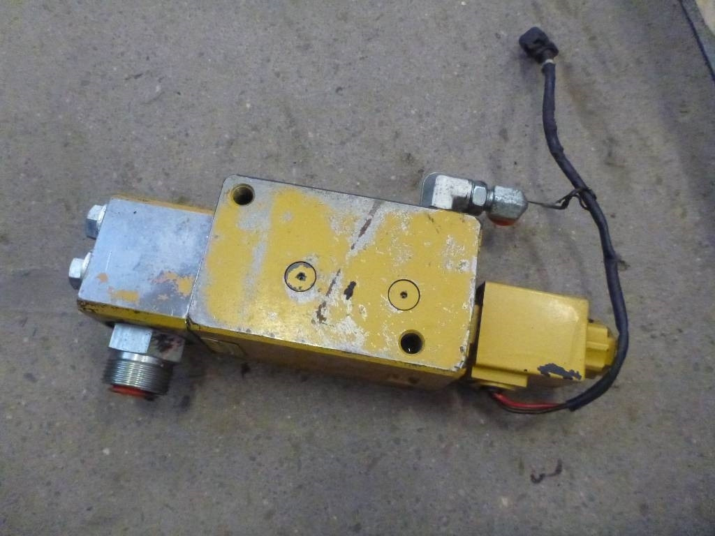 CAT 374 D ventiler, 297-0371 - Hydraulics for Construction machinery: picture 1 CAT 374 D ventiler, 297-0371 - Hydraulics for Construction machinery: picture 1