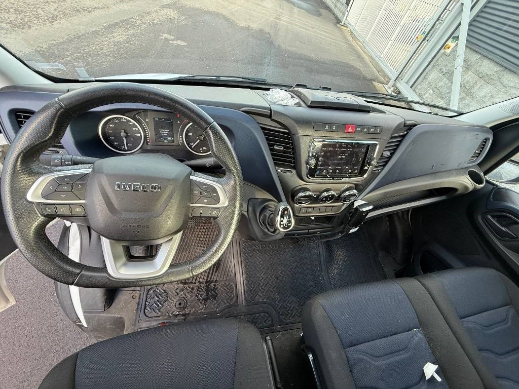 Iveco Daily 35 - NP Hi - Matic  - Panel van: picture 5 Iveco Daily 35 - NP Hi - Matic  - Panel van: picture 5