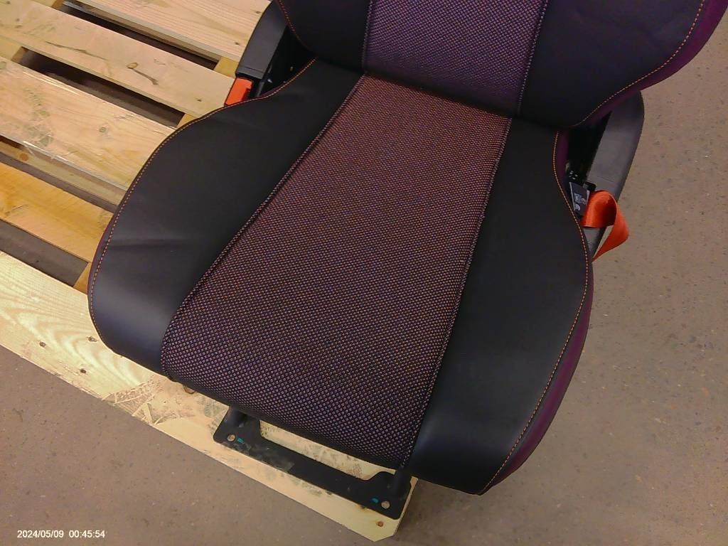 Volvo FM passagerarstol, 23766362 - Cab for Truck: picture 4 Volvo FM passagerarstol, 23766362 - Cab for Truck: picture 4