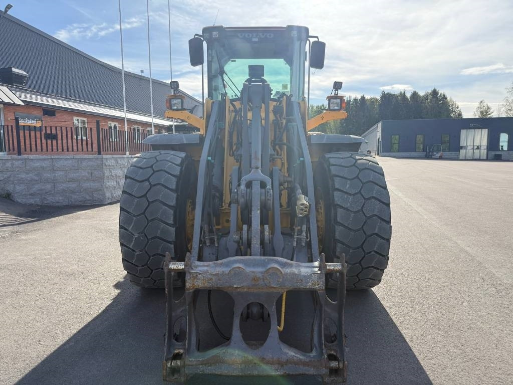 Volvo L 120 F - Wheel loader: picture 5 Volvo L 120 F - Wheel loader: picture 5