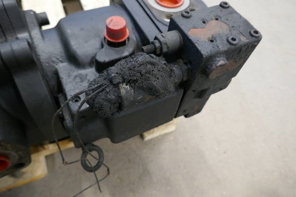 Volvo L 250 G, Hydraulikpump voe15172809 - Hydraulics for Construction machinery: picture 4 Volvo L 250 G, Hydraulikpump voe15172809 - Hydraulics for Construction machinery: picture 4