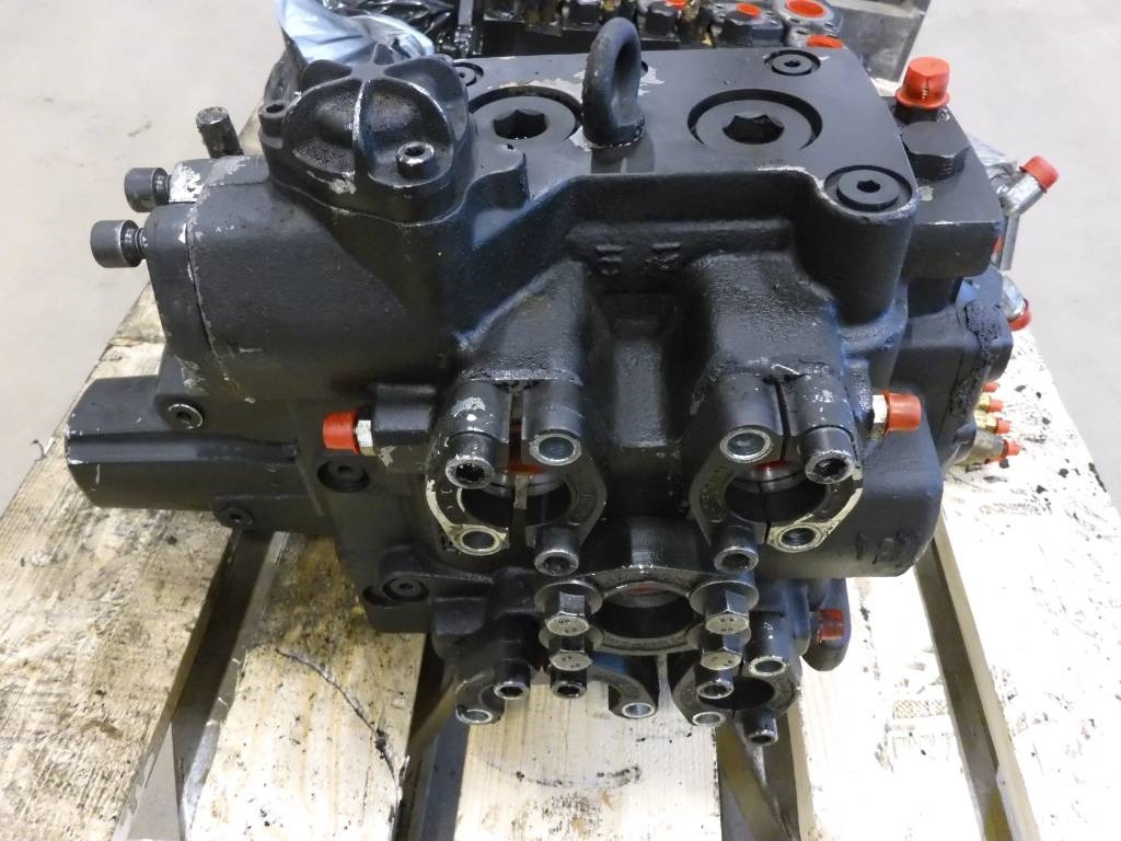 Volvo L180 HL Ventilpaket, 15015928 - Hydraulics for Construction machinery: picture 1 Volvo L180 HL Ventilpaket, 15015928 - Hydraulics for Construction machinery: picture 1