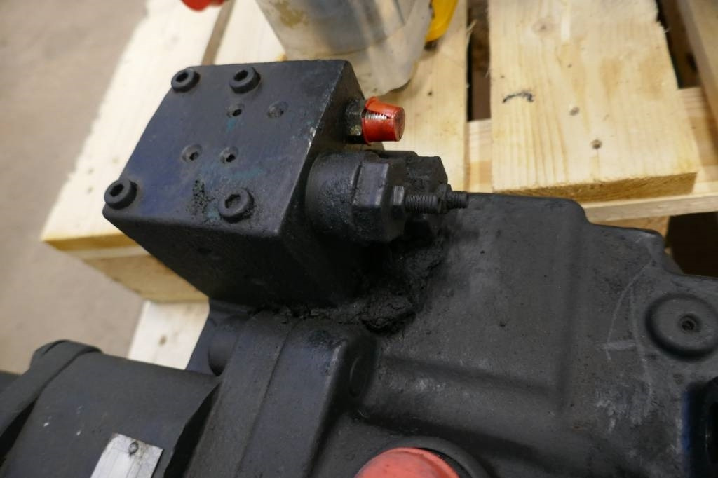 Volvo L250 G, Hydraulikpump voe15172806 - Hydraulics for Construction machinery: picture 3 Volvo L250 G, Hydraulikpump voe15172806 - Hydraulics for Construction machinery: picture 3
