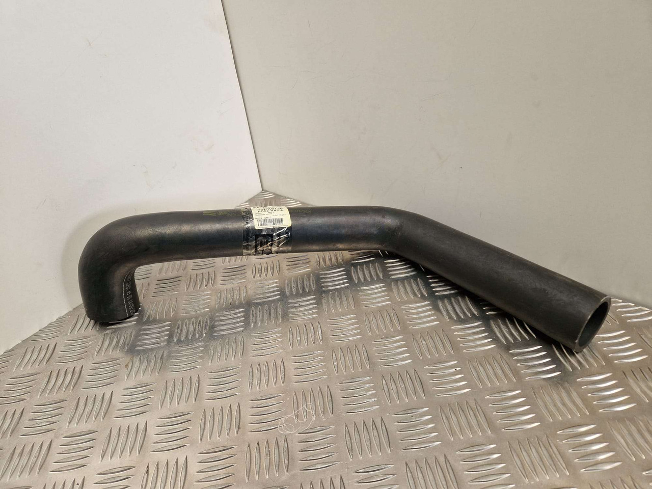 Radiator top hose 332/K9736 JCB - Engine and parts for Construction machinery: picture 2 Radiator top hose 332/K9736 JCB - Engine and parts for Construction machinery: picture 2