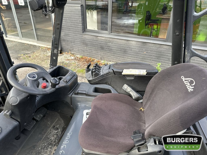 Electric forklift Linde E30H-01 600: picture 15