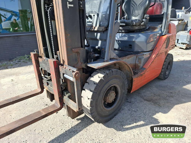 LPG forklift Toyota 02-8FGF20: picture 11