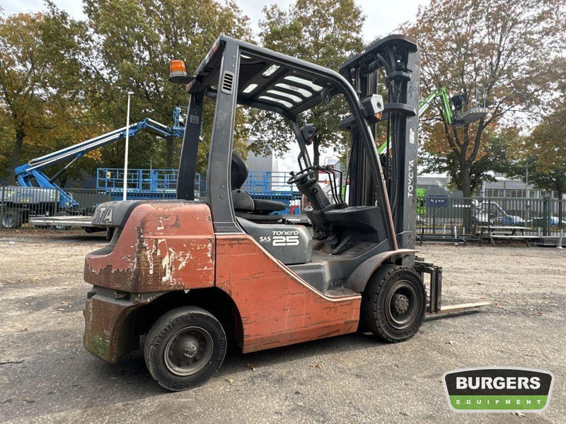 Toyota 8FDF25 - Diesel forklift: picture 4 Toyota 8FDF25 - Diesel forklift: picture 4