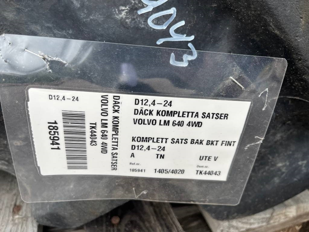 BKT 12,4-24 12 lagers till Volvo 641 640 642 - Tire for Construction machinery: picture 2 BKT 12,4-24 12 lagers till Volvo 641 640 642 - Tire for Construction machinery: picture 2