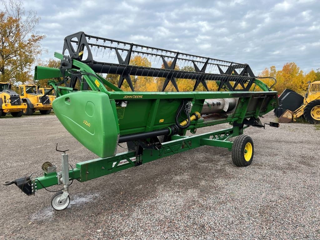 John Deere 622R Skärbord / Header 20 fot till JD T550 i - Harvester attachment: picture 3 John Deere 622R Skärbord / Header 20 fot till JD T550 i - Harvester attachment: picture 3