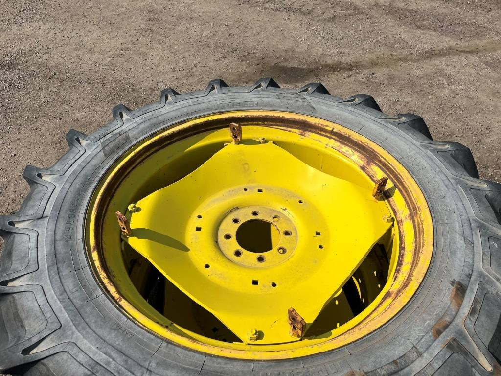 Pirelli 14,9R38 till John Deere - Tire for Agricultural machinery: picture 4 Pirelli 14,9R38 till John Deere - Tire for Agricultural machinery: picture 4