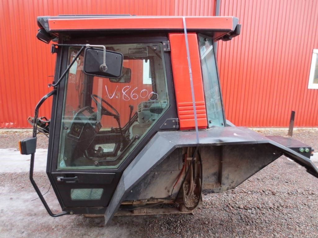 Valmet 8600 - Cab for Agricultural machinery: picture 4 Valmet 8600 - Cab for Agricultural machinery: picture 4