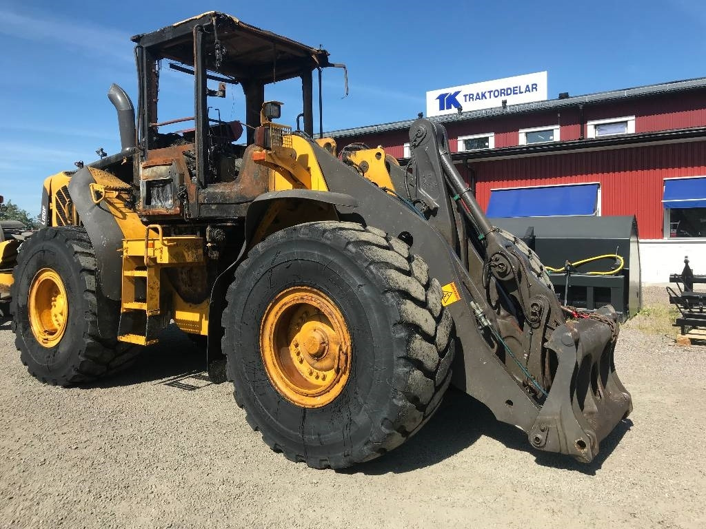 Volvo L 120 F Dismantled for parts - Wheel loader: picture 1 Volvo L 120 F Dismantled for parts - Wheel loader: picture 1