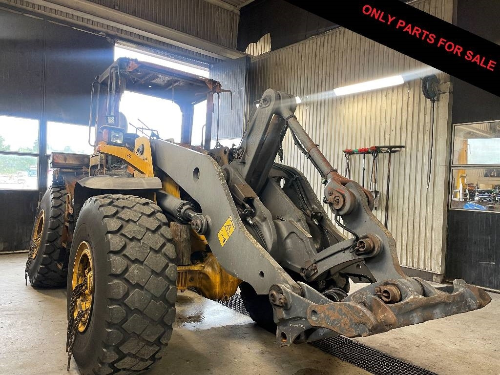 Volvo L 120 F Dismantled: only spare parts - Wheel loader: picture 1 Volvo L 120 F Dismantled: only spare parts - Wheel loader: picture 1