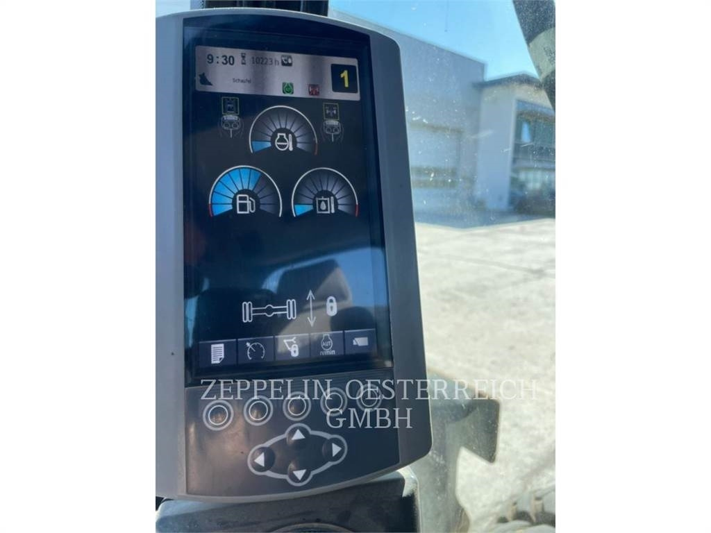 CAT M316D - Snow plough: picture 5 CAT M316D - Snow plough: picture 5