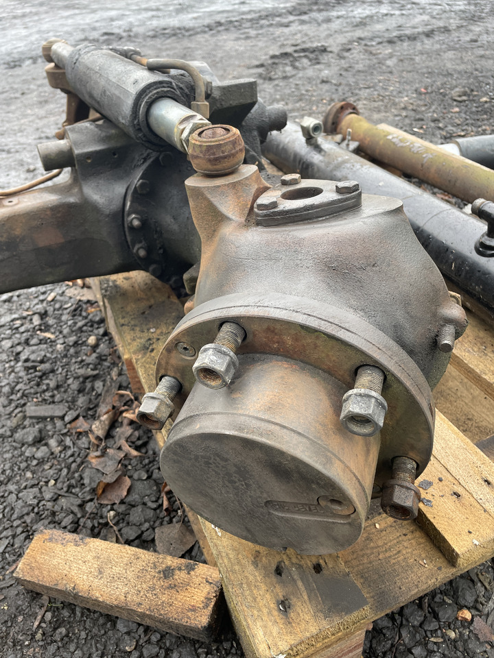 Fendt 209F - obudowa mostu przedniego F260310020270 - Axle and parts for Agricultural machinery: picture 1 Fendt 209F - obudowa mostu przedniego F260310020270 - Axle and parts for Agricultural machinery: picture 1