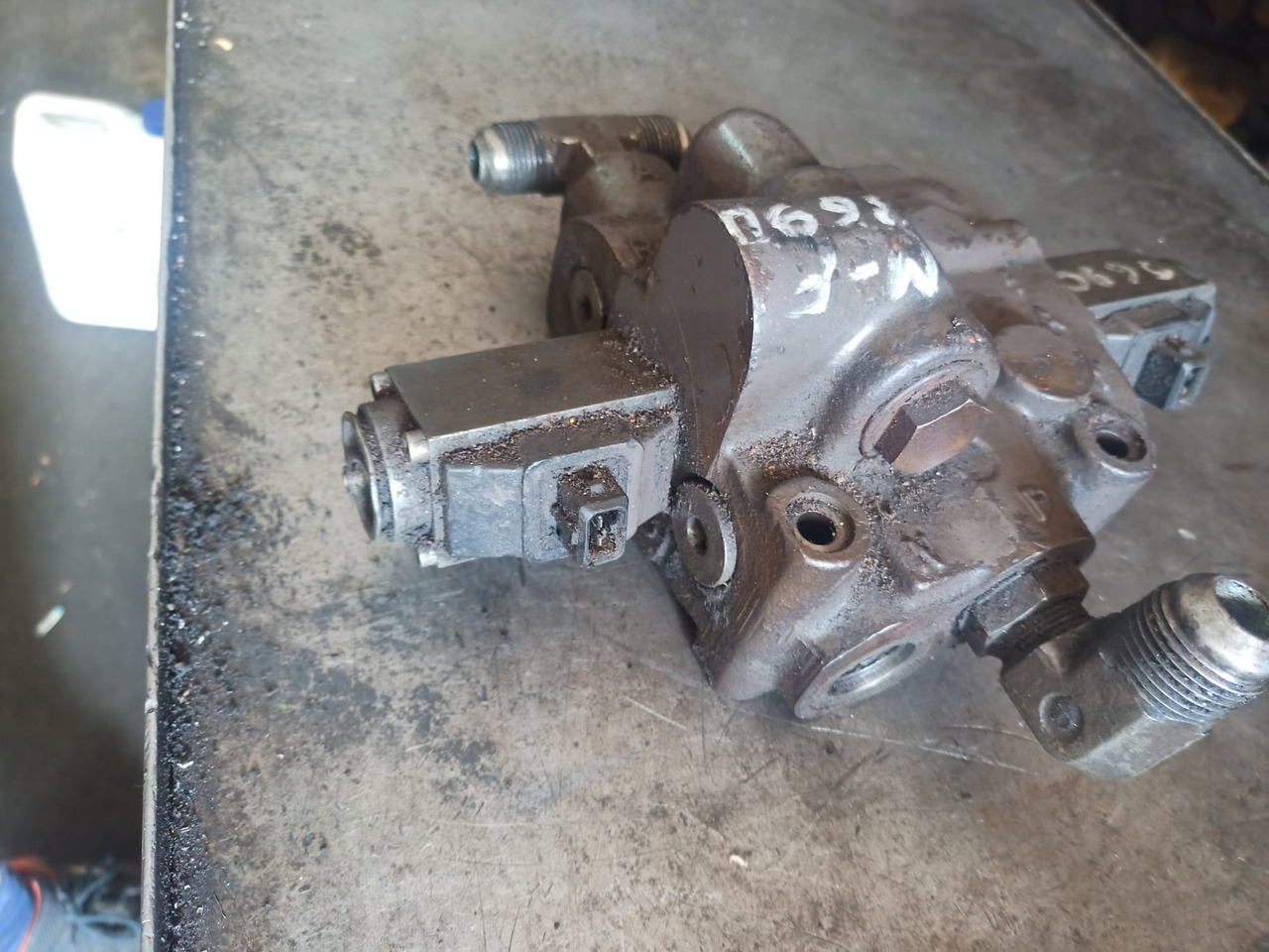Spare parts for Farm tractor Valtra 6300 Massey Ferguson rozdzielacz podnośnika EHR: picture 6