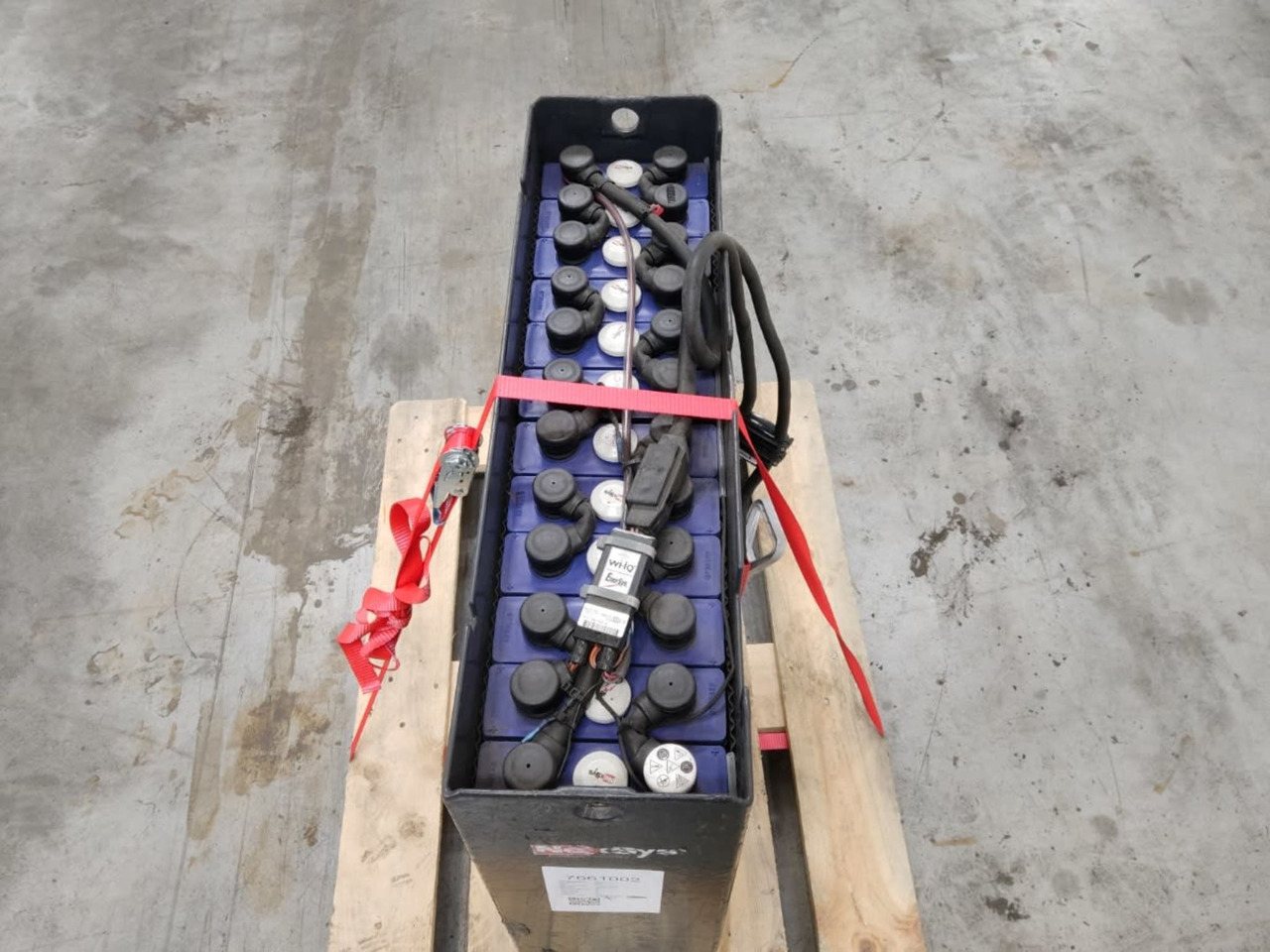 Battery 24V 24V 420Ah - Battery for Material handling equipment: picture 4 Battery 24V 24V 420Ah - Battery for Material handling equipment: picture 4