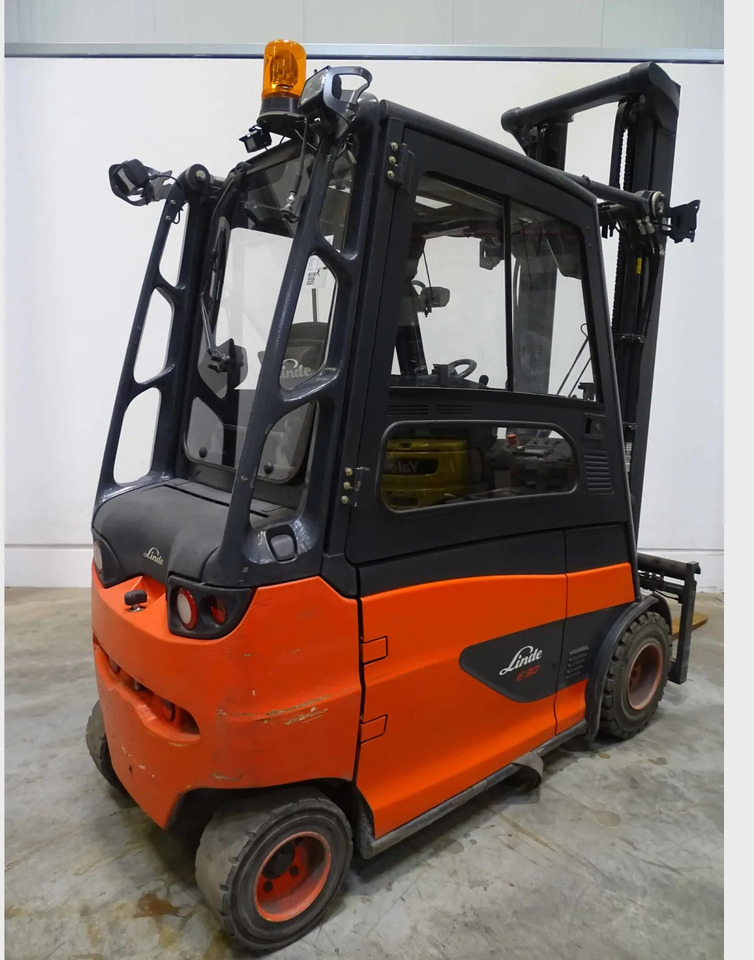 Linde E30 - Electric forklift: picture 2 Linde E30 - Electric forklift: picture 2