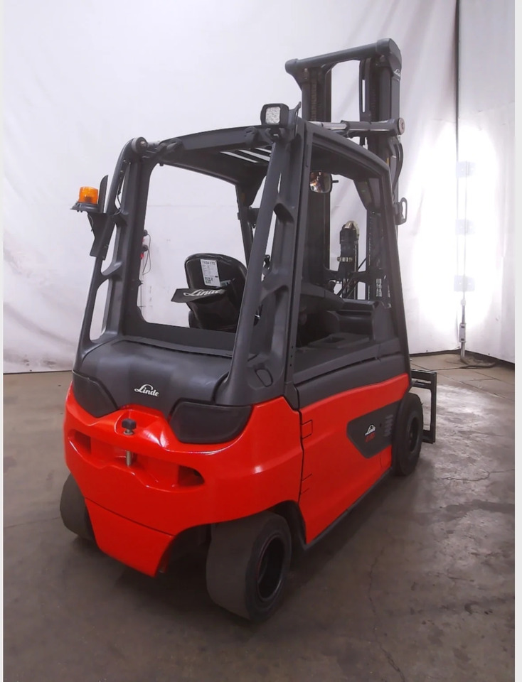 Linde E30L-01 - Electric forklift: picture 2 Linde E30L-01 - Electric forklift: picture 2