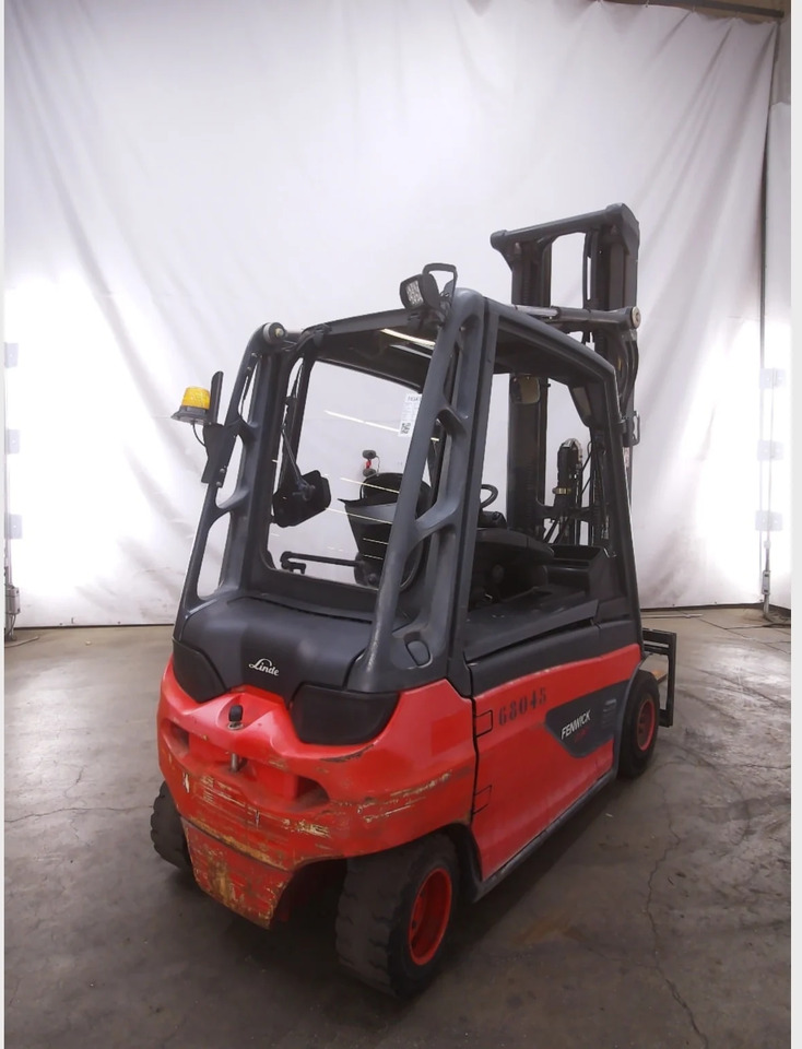 Linde E30L-01 - Electric forklift: picture 2 Linde E30L-01 - Electric forklift: picture 2