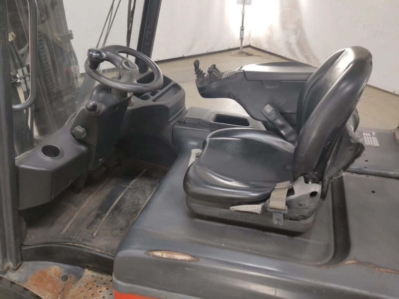 Linde E30L-01 - Electric forklift: picture 3 Linde E30L-01 - Electric forklift: picture 3