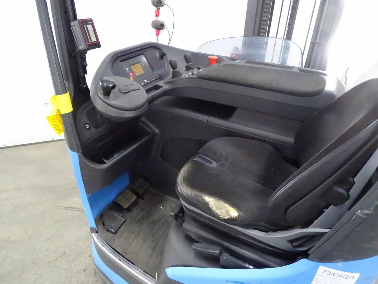 Linde R16HD-01 - Reach truck: picture 5 Linde R16HD-01 - Reach truck: picture 5