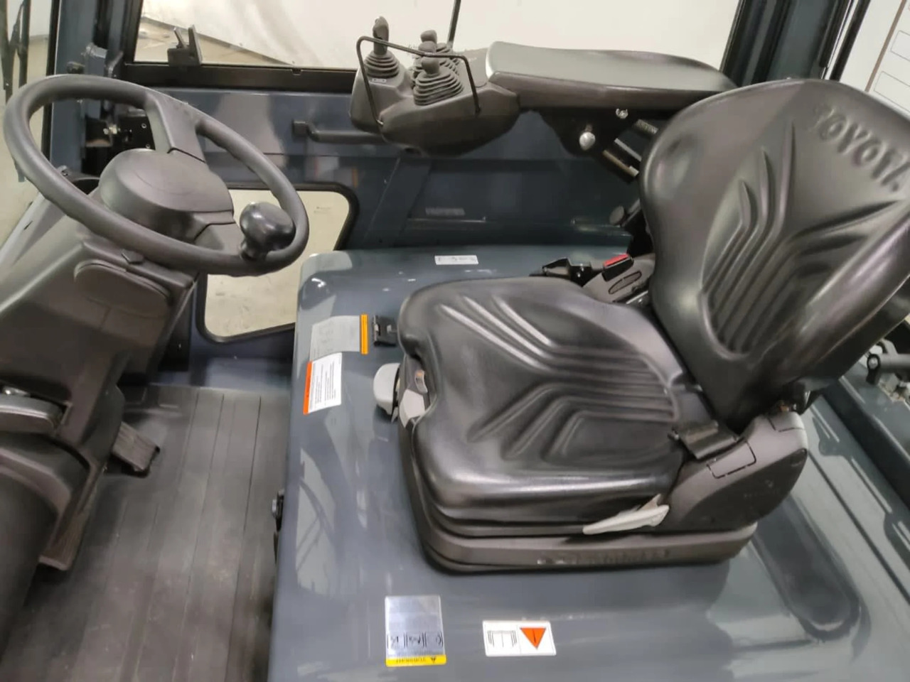 Toyota 8FBMKT25 - Electric forklift: picture 4 Toyota 8FBMKT25 - Electric forklift: picture 4